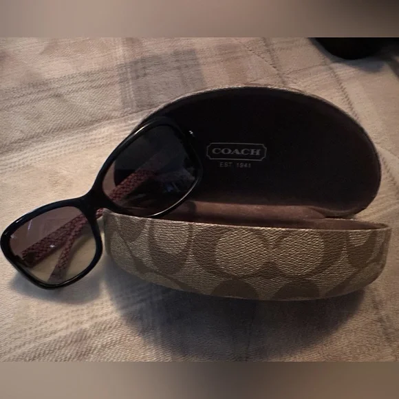 Coach sunglasses with case and wristlet. Never used - Picture 1 of 8